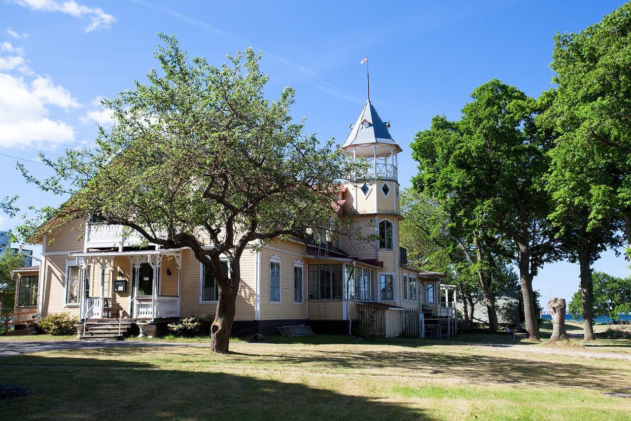 ホテル Warfsholm Klintehamn エクステリア 写真